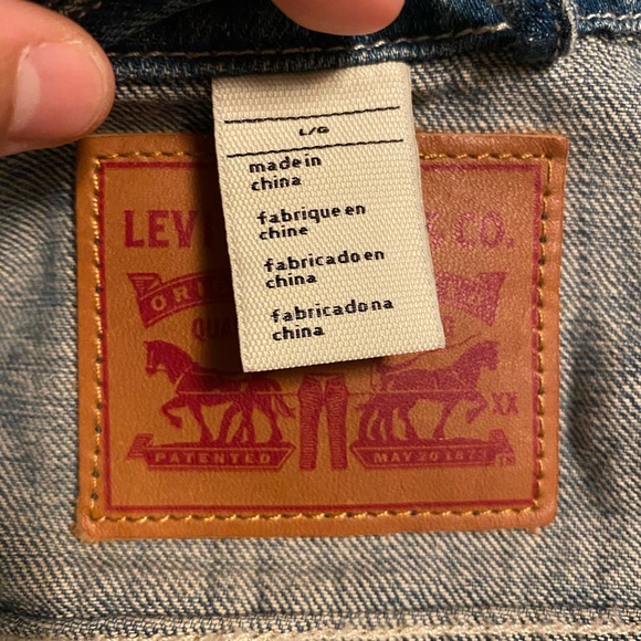 Levi vest - Picture 2 of 4